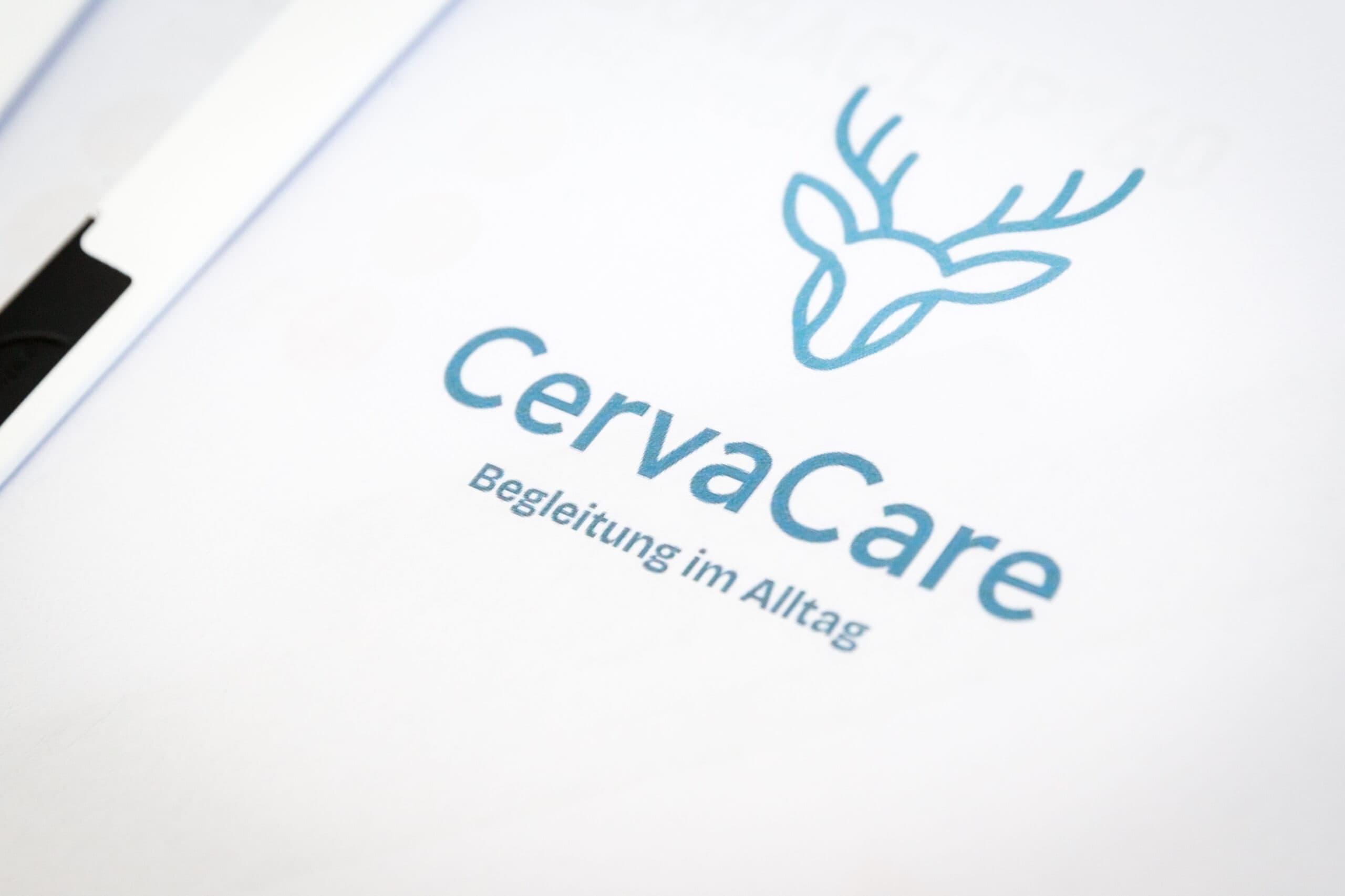 Gedrucktes Logo von CervaCare – Begleitung im Alltag